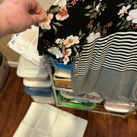 Short sleeve, mixed media, blk/why shirt - Picture 2 of 4